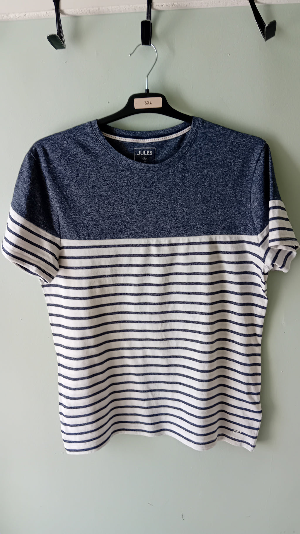 tee-shirt